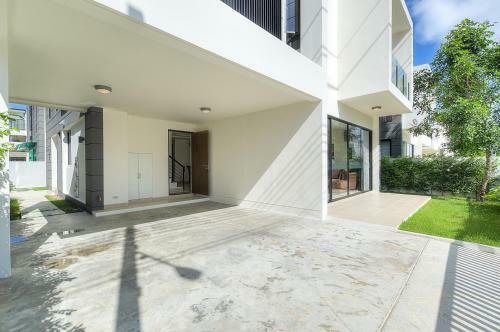 Villa Andy With Pool And 800 M Away From Beach