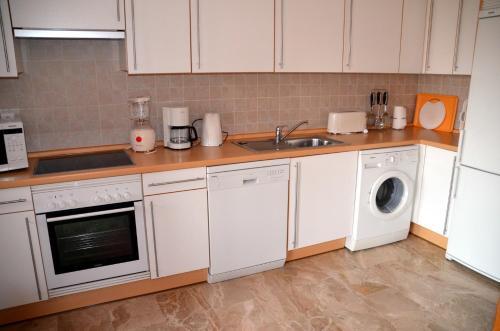 Beautiful 2-bed Bathrooms Estepona Apartment