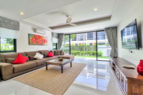 Villa Nata With Pool And 800 M Away From Beach