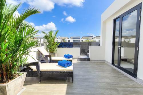 Villa Nata With Pool And 800 M Away From Beach