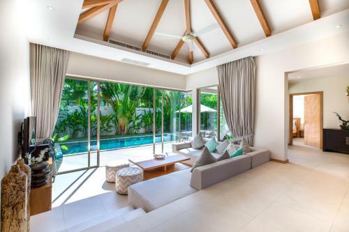 Sunny 3br Villa With Private Pool At Bangtao Beach
