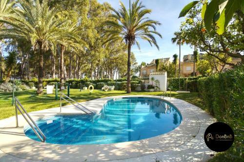 Bonito Chalet En Estepona Con Piscina Y Playa