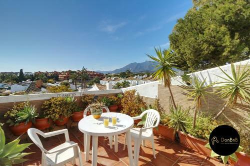 Bonito Chalet En Estepona Con Piscina Y Playa