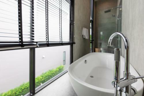 Villa Modern 3br Loft With Large Pool, Gym And Sauna