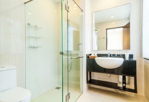 Villa 3bdr Townhouse 800m From Bangtao Beach