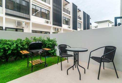 Villa 3bdr Townhouse 800m From Bangtao Beach