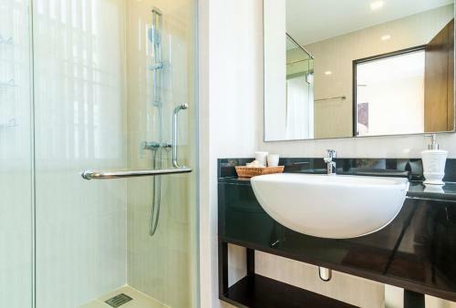 Villa 3bdr Townhouse 800m From Bangtao Beach