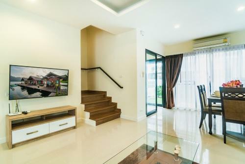 Villa 3bdr Townhouse 800m From Bangtao Beach