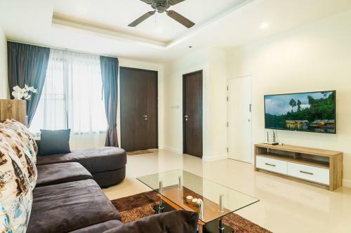Villa 3bdr Townhouse 800m From Bangtao Beach