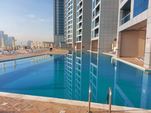 Luxury 1 Br Beach Apartment With Full Sea View
