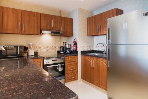 Luxury 1 Br Beach Apartment With Full Sea View