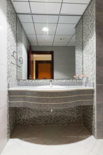 Luxury 1 Br Beach Apartment With Full Sea View