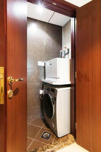 Luxury 1 Br Beach Apartment With Full Sea View