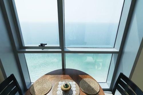 Top Floor Luxury 2br Beach Apartment With Full Sea View