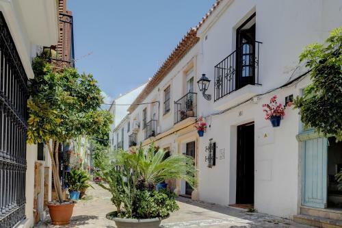 Unique Andalusian Townhouse Next To Beach