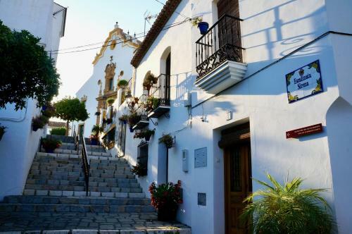 Unique Andalusian Townhouse Next To Beach