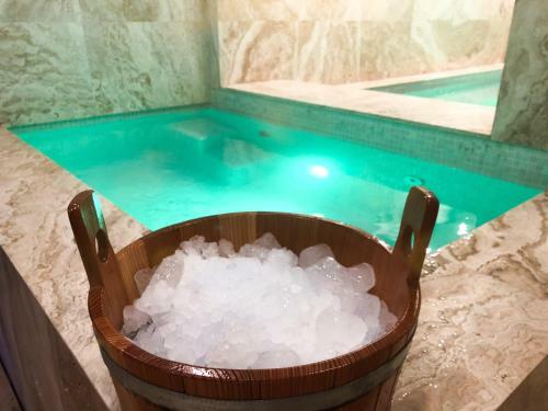 Huge Golf And Spa Mansion 8 Min From Puerto Banus
