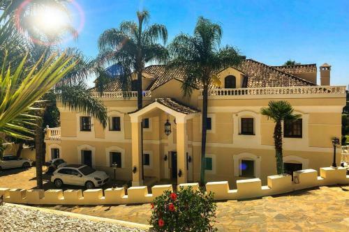 Huge Golf And Spa Mansion 8 Min From Puerto Banus