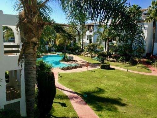 Apartamento Relaxing Beachfront Complex With Swimming Pool In Costalita