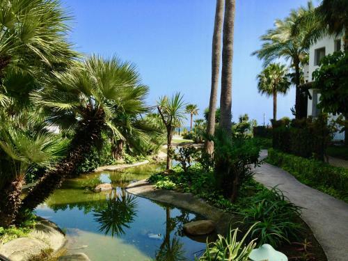 Apartamento Relaxing Beachfront Complex With Swimming Pool In Costalita