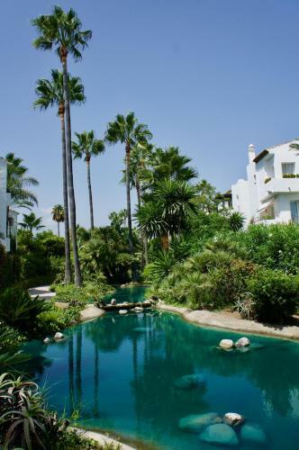 Apartamento Relaxing Beachfront Complex With Swimming Pool In Costalita