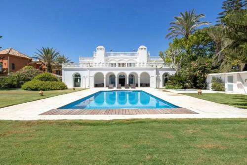 The Palace Marbella - Lavish Beachfront Villa