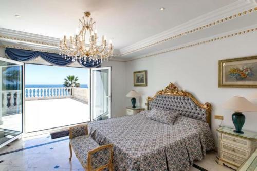 The Palace Marbella - Lavish Beachfront Villa