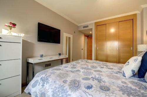 Acosta- Incredible Designer's Terraced Flat