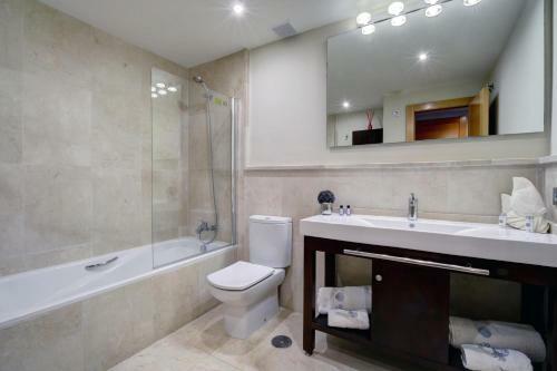 Acosta- Incredible Designer's Terraced Flat