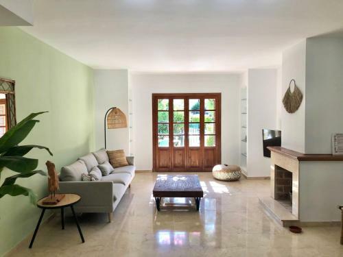 Sunny Beachfront Holiday Townhouse Estepona
