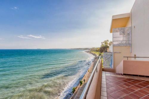 Apartamento First Line Beach Penthouse In Estepona With Great Views