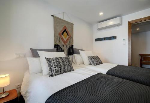 Renovated Townhouse San Roque 85