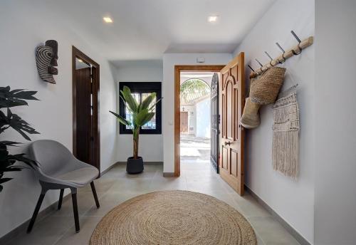 Renovated Townhouse San Roque 85