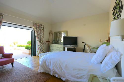 Las Ranas Casasola Beach Villa 15pax