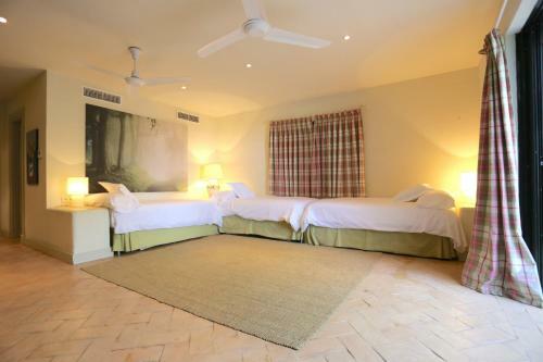 Las Ranas Casasola Beach Villa 15pax