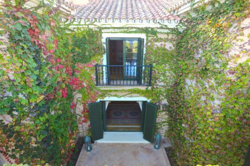 Las Ranas Casasola Beach Villa 15pax