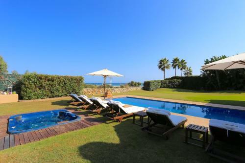 Las Ranas Casasola Beach Villa 15pax
