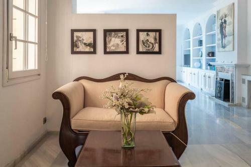 Ar 18 Belgravia Club