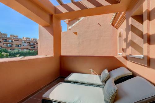 Spacious Penthouse Stunning Views