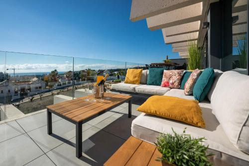 Double 250m2 Apartment With Sea View At Oasis325 Estepona