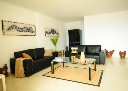 Beautiful 2-bed Apartment In Estepona With Seaview