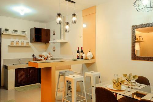 Fully Furnished Apartment With Netflix And Wifi