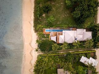Hotel First Landing Beach Resort & Villas