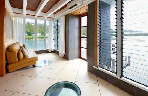 Hotel Koro Sun Resort & Rainforest Spa