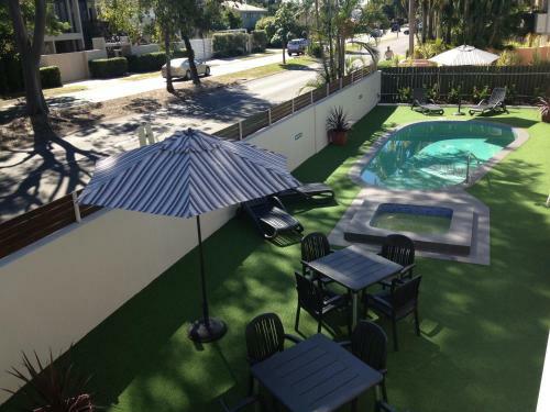 Aparthotel Noosa Parade Holiday Inn