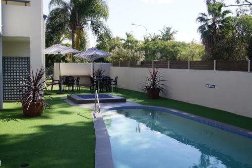 Aparthotel Noosa Parade Holiday Inn