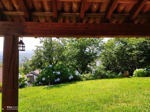 O Lughar Darriba Fogar Natural