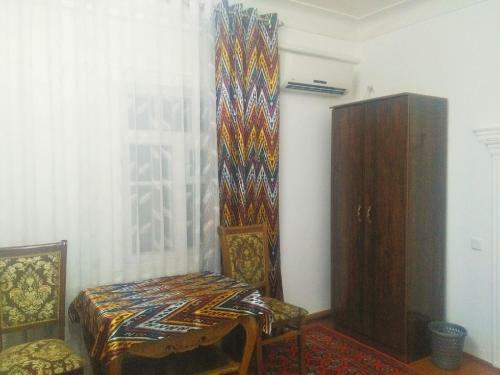 Hostal Qutlug Qadam Guest House