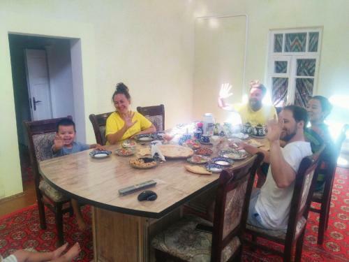 Hostal Qutlug Qadam Guest House