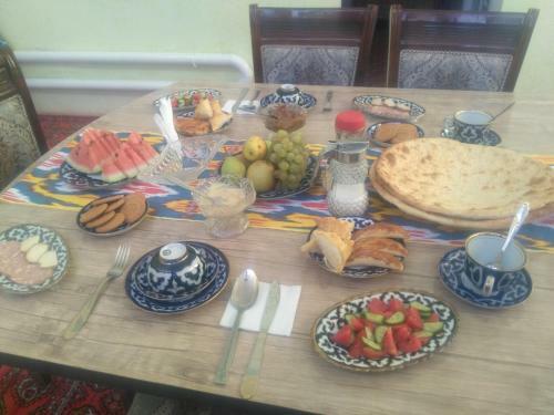 Hostal Qutlug Qadam Guest House